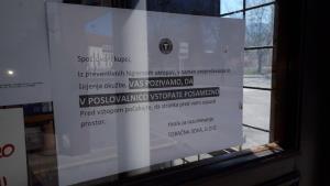 Upoštevajte navodila v lokalih.